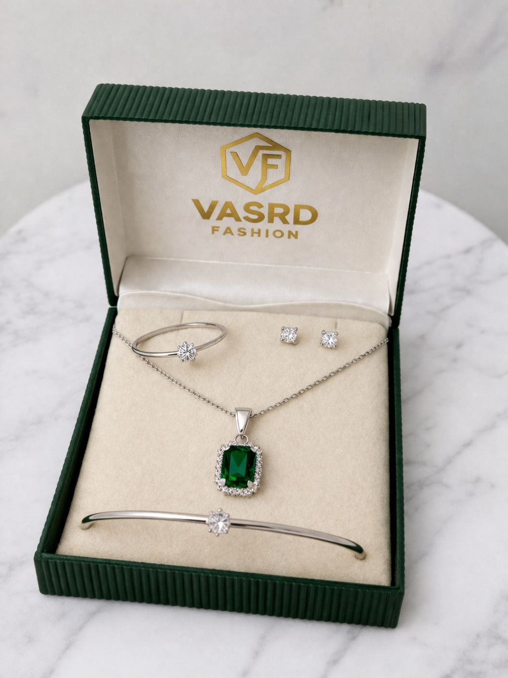 Elegant Emerald Green Stone Silver-Tone Jewelry Set – Pendant Necklace, Bracelet, Ring & Stud Earrings